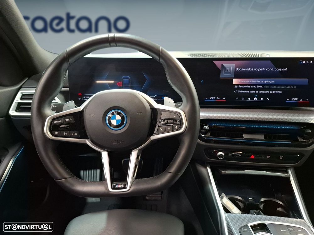 BMW 330 e Pack Desportivo M Auto - 13