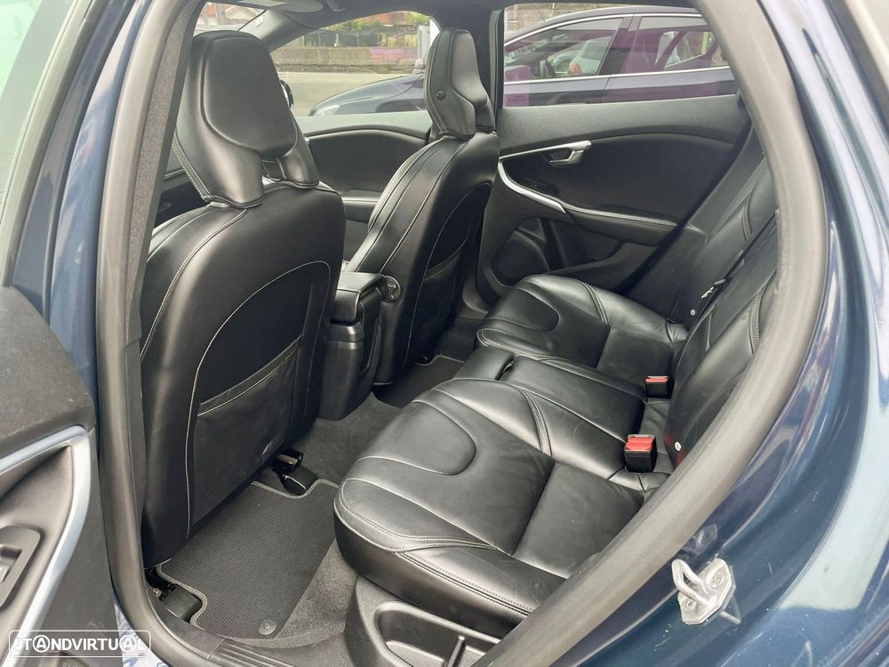 Volvo V40 1.6 D2 R-Design Summum - 10