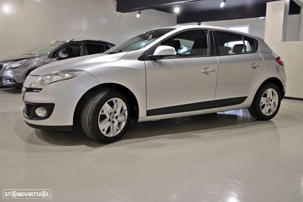 Renault Mégane 1.5 dCi Dynamique S EDC — fotografia 12