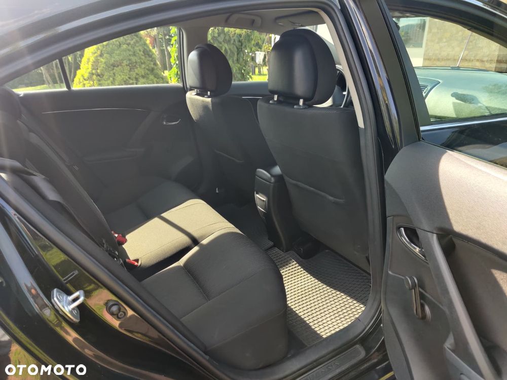 Toyota Avensis 1.8 Luna - 10