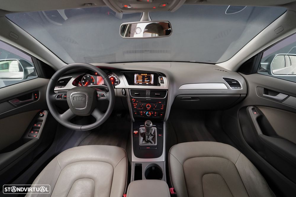 Audi A4 Avant 2.0 TDI Advance - 12