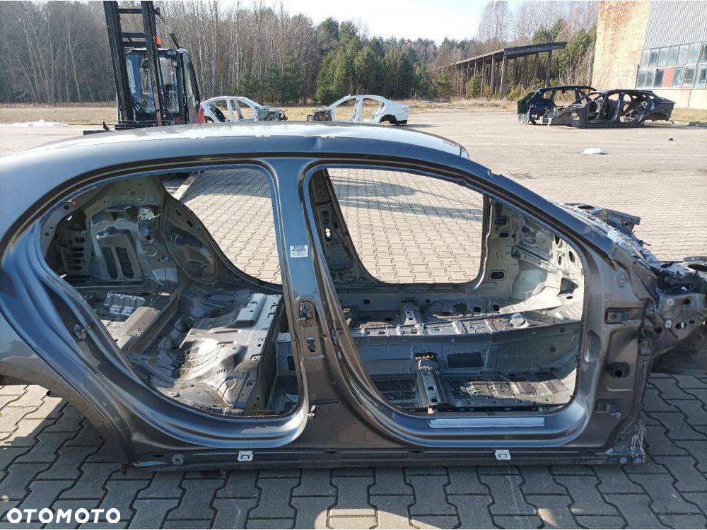 MERCEDES A W177 HB PRÓG SŁUPEK PRAWY 787 - 1