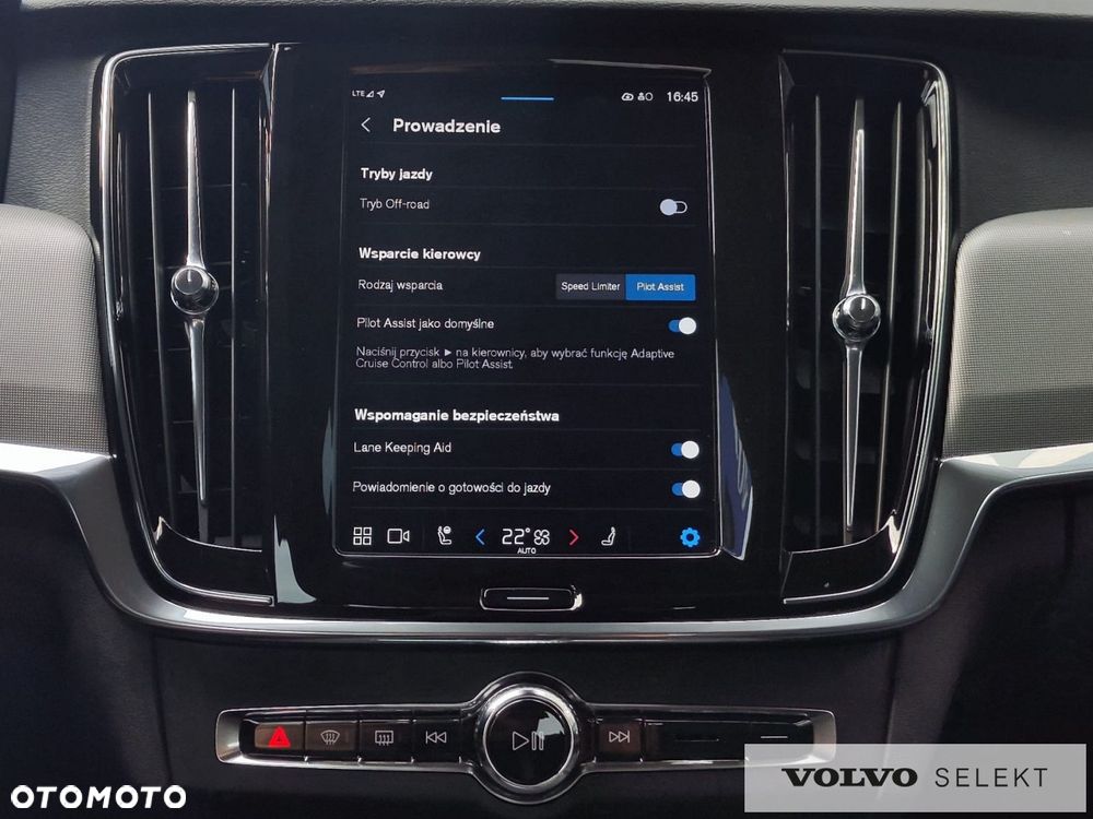 Volvo V90 Cross Country - 23