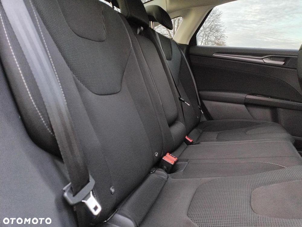 Ford Mondeo 2.0 Hybrid Titanium - 24