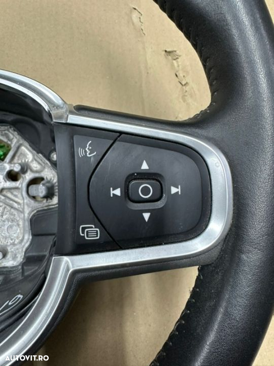 Volan piele cu comenzi VOLVO XC60 an 2019-2020 cu mic defect optic - 3