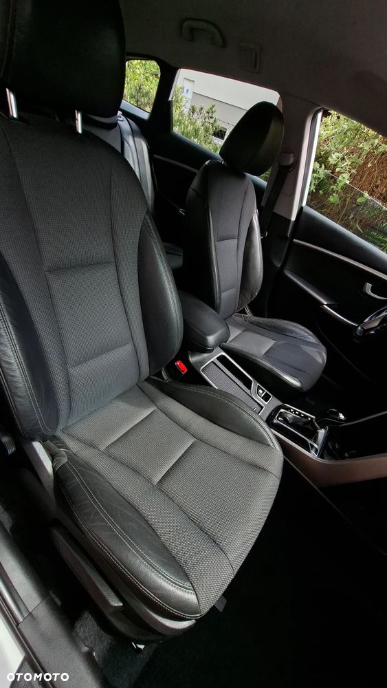 Hyundai i30 Kombi 1.6 GDi DCT Premium - 21