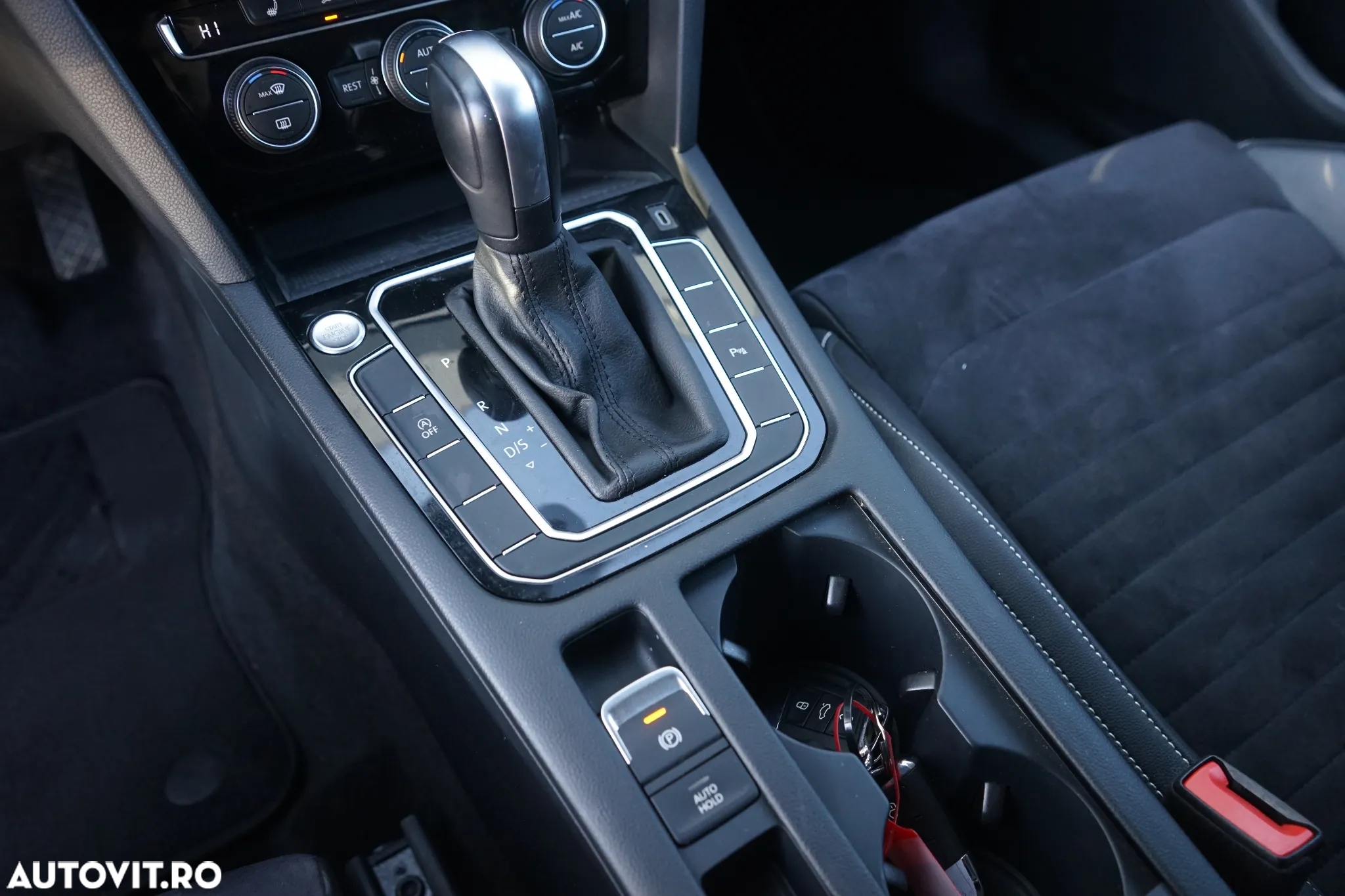 Volkswagen Passat Variant 2.0 TDI DSG Highline - 23
