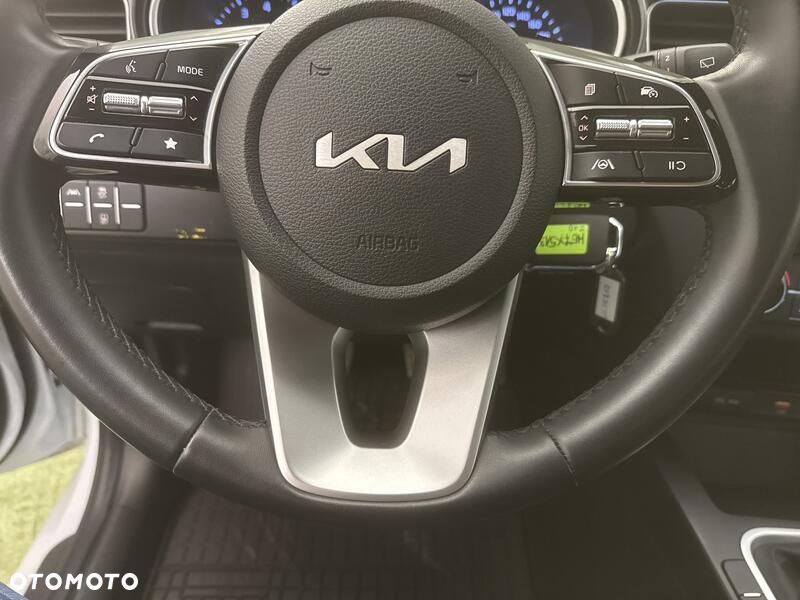 Kia Ceed 1.5 T-GDI M - 13