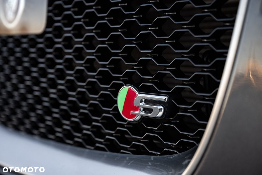 Jaguar F-Pace 3.0 TDV6 AWD S - 27