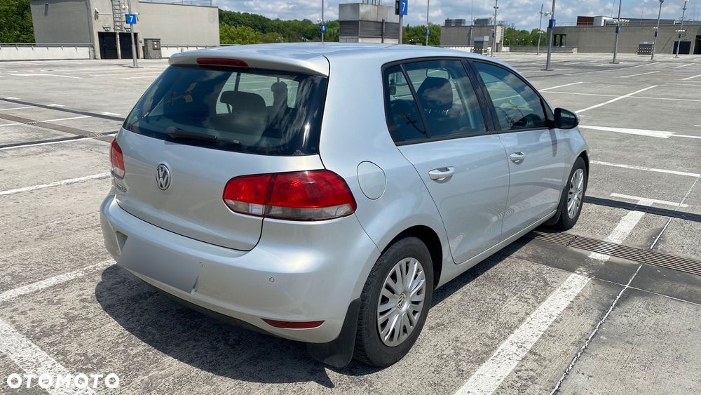 Volkswagen Golf - 2