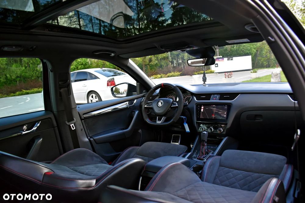 Skoda Octavia 2.0 TDI DSG RS - 38