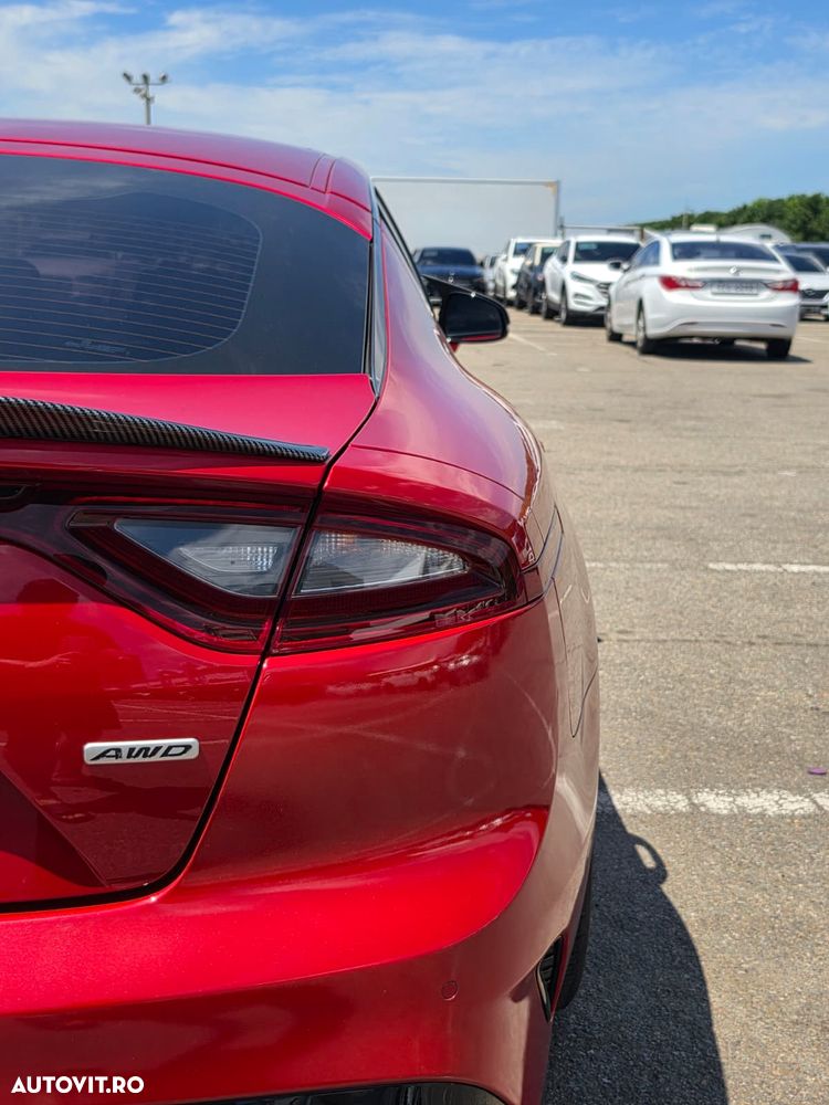 Kia Stinger - 11