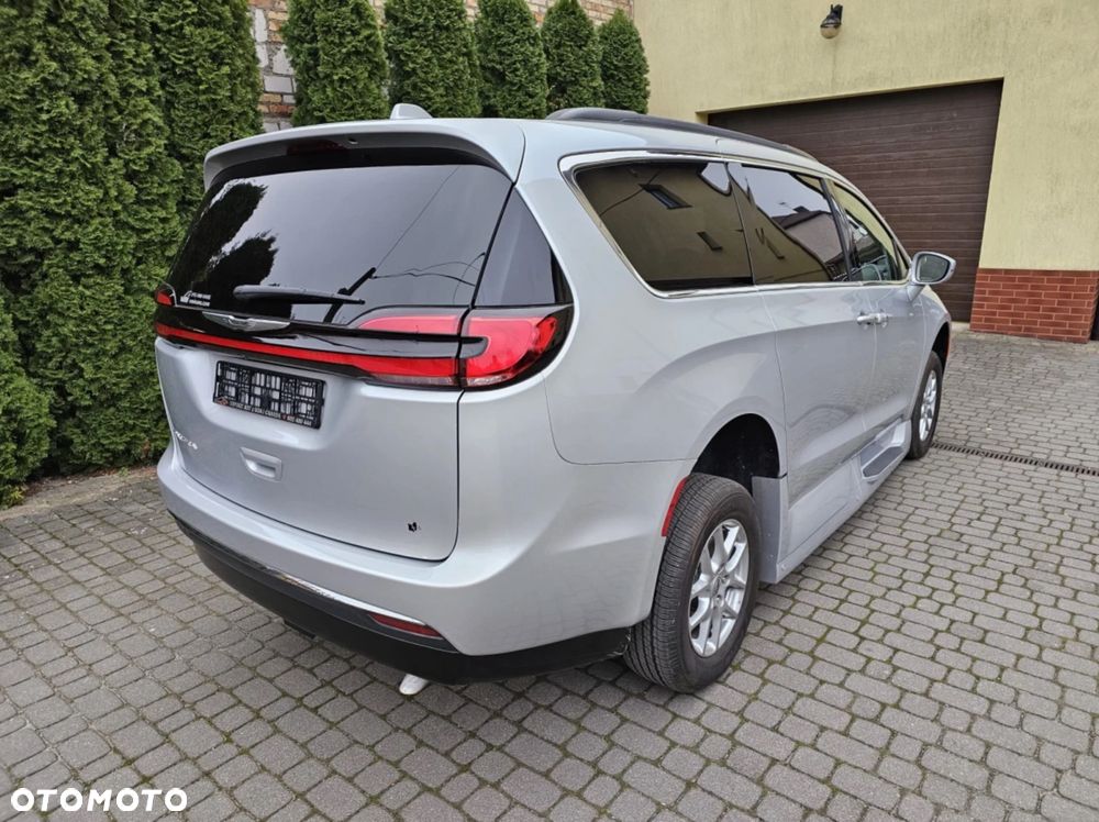 Chrysler Pacifica - 6