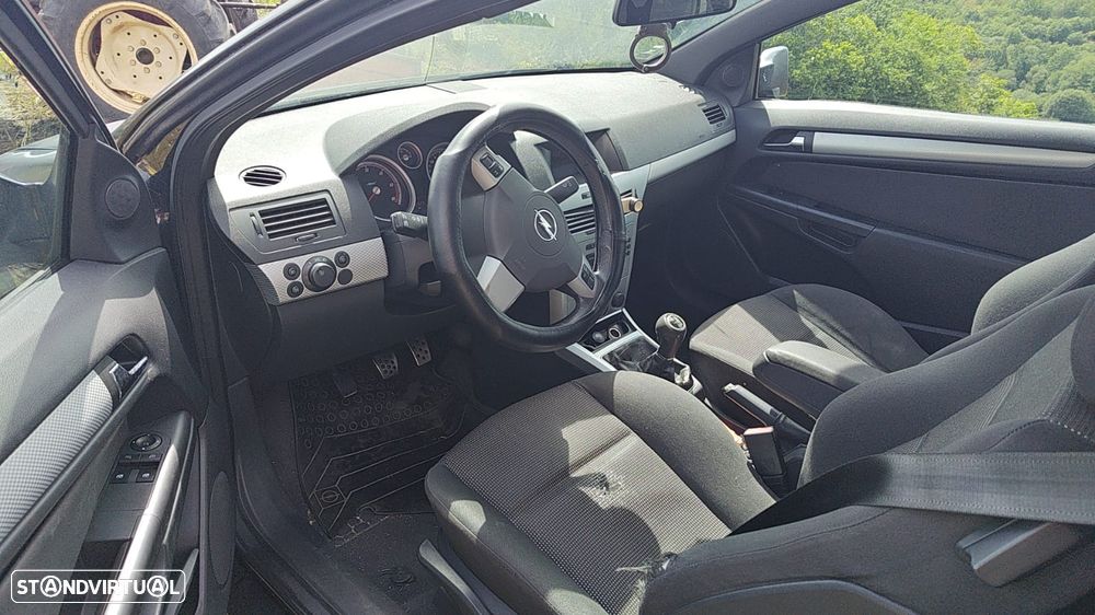 Opel Astra GTC 1.9 CDTI - 5