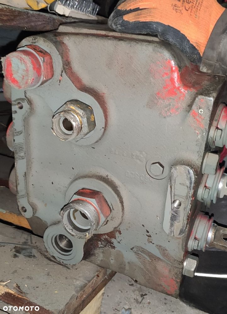 Rozdzielacz O&K 743 722 - 3