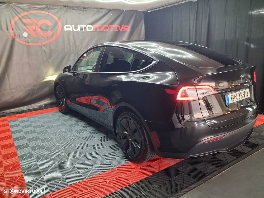 Tesla Model Y Long-Range RWD - 7
