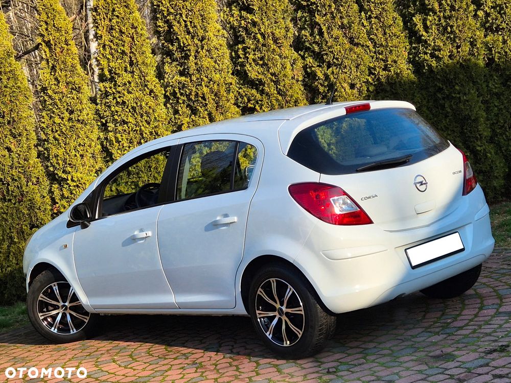Opel Corsa 1.2 16V Edition / Active - 24