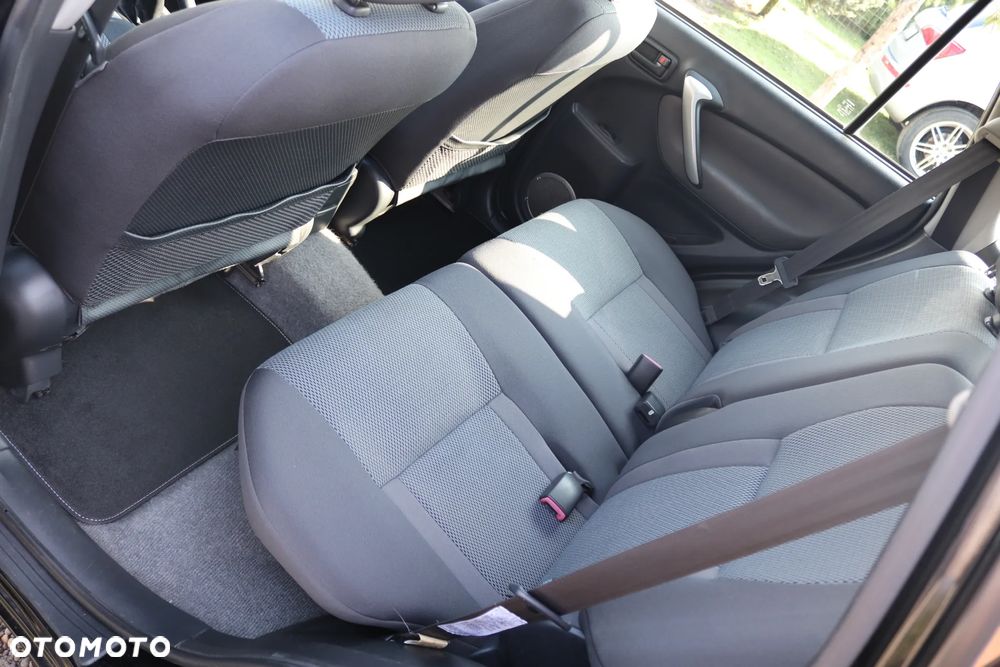 Toyota RAV4 4x4 - 25