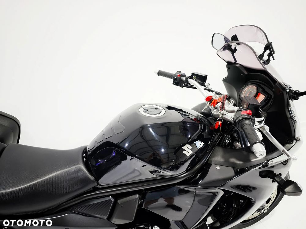 Suzuki GSX - 10