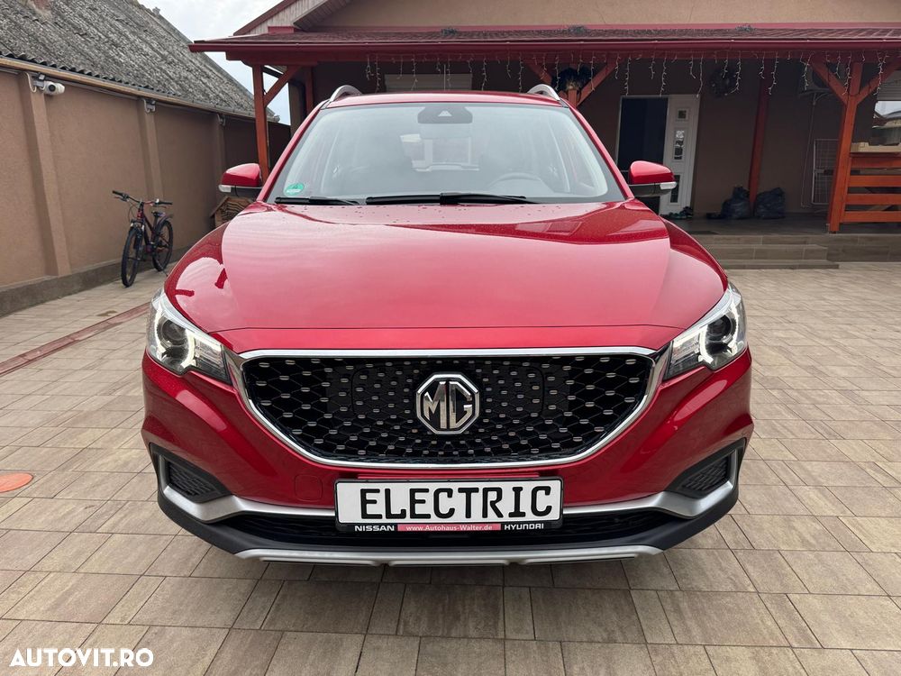 MG ZS EV Luxury - 2