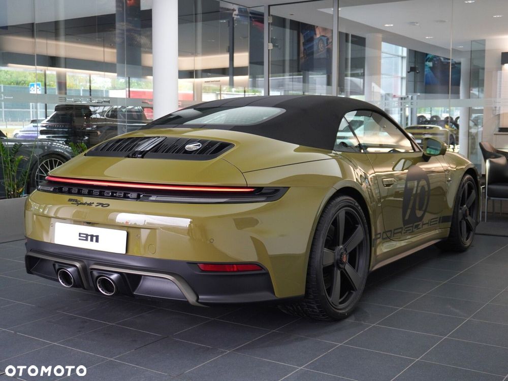 Porsche 911 Carrera T-Hybrid Spirit 70 - 16
