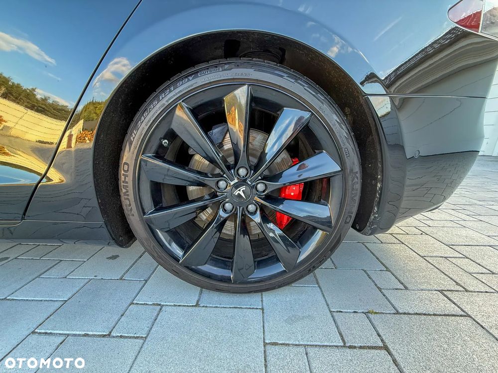 Tesla Model S Performance - 11