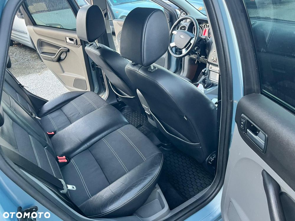 Ford Focus 1.6 TDCi DPF Titanium - 13