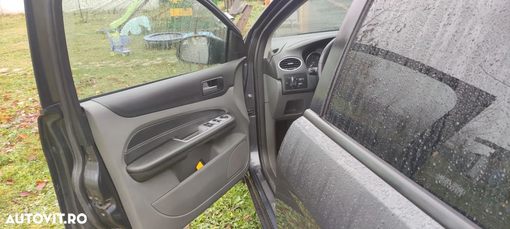 Ford Focus 2.0 TDCI 136 Ghia - 8