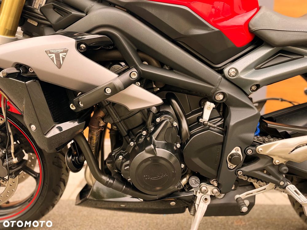 Triumph Street Triple - 10