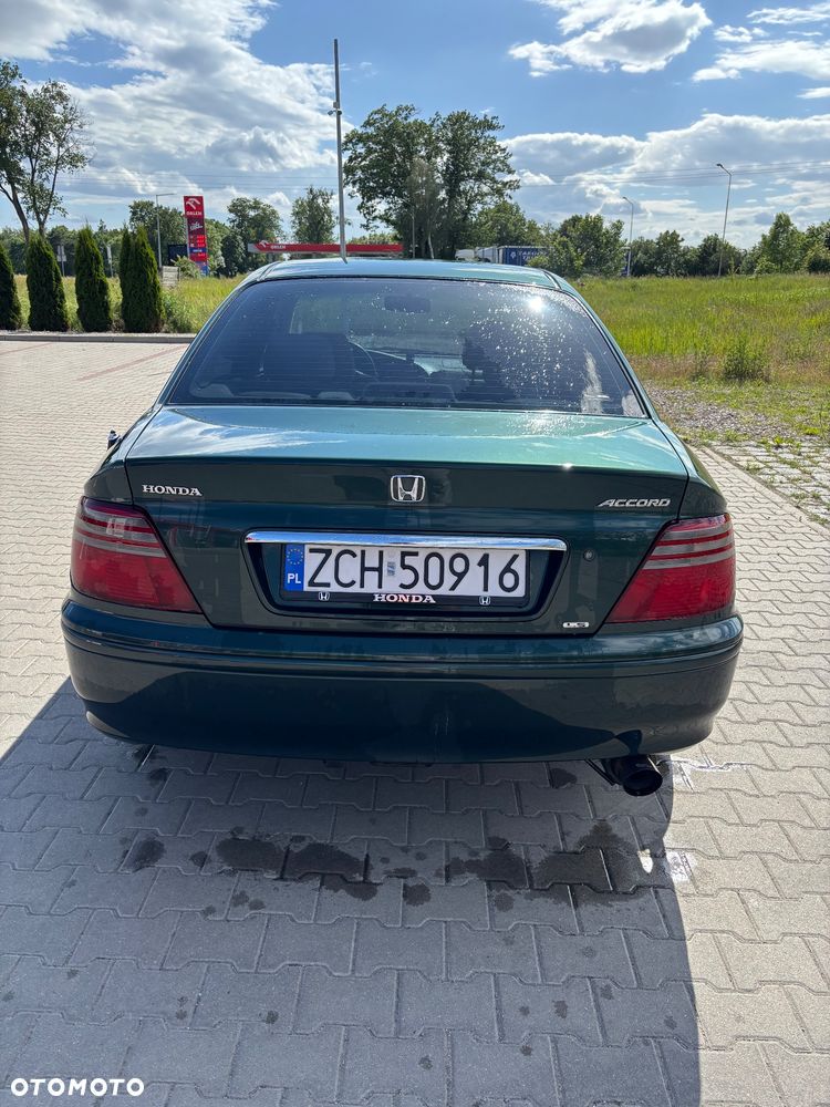 Honda Accord 1.8i LS - 5