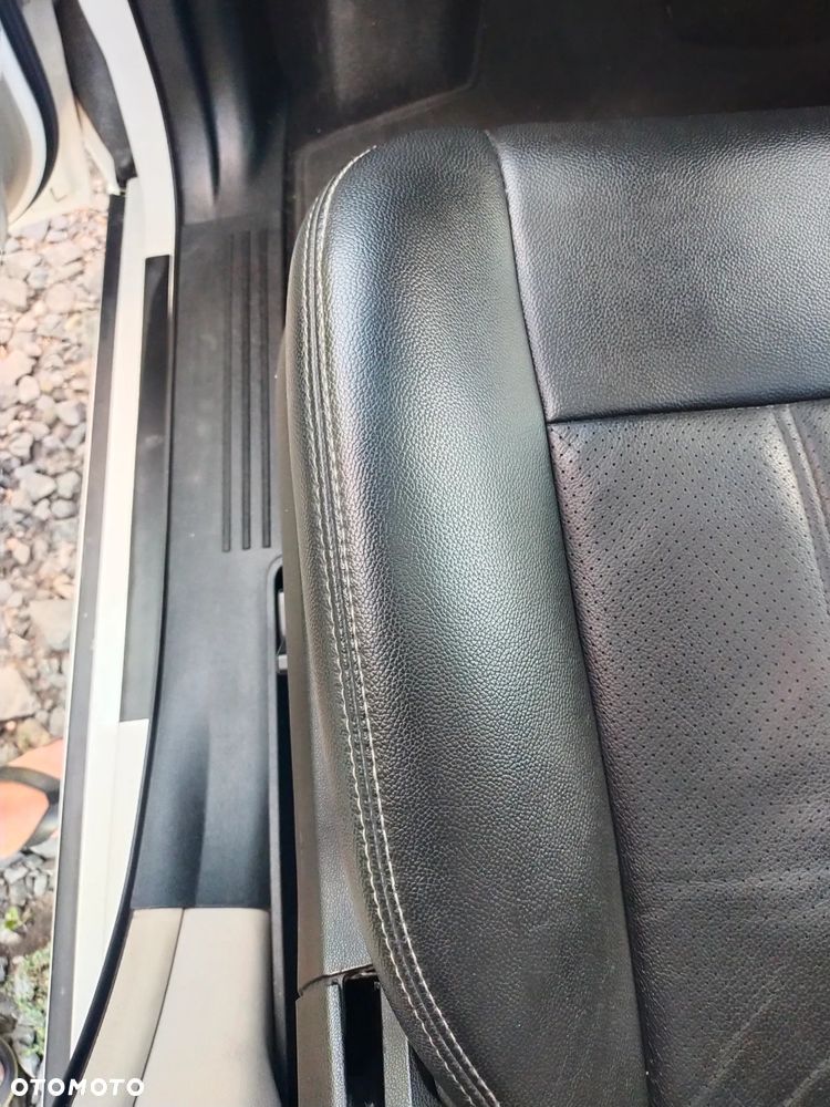 Chrysler Town & Country 3.6 Limited - 14