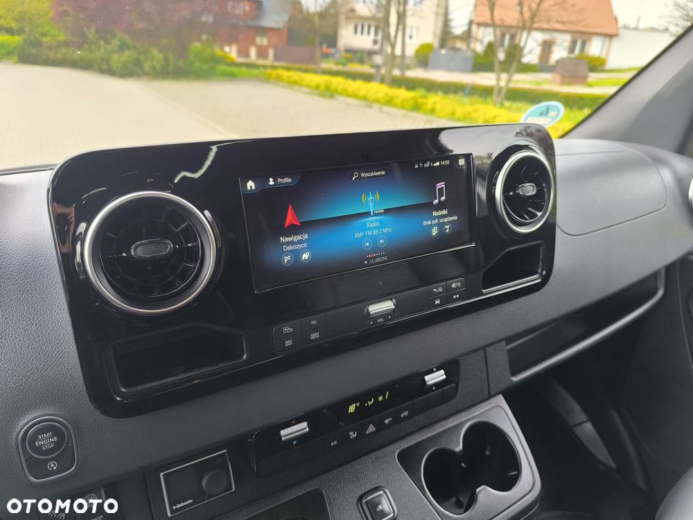 Mercedes-Benz Sprinter - 32