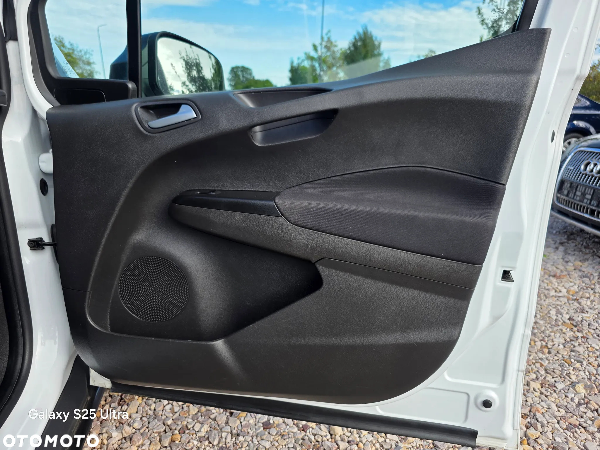 Ford Transit Courier - 25