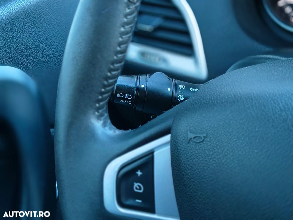 Renault Megane Grandtour TCe 130 BOSE Edition - 33