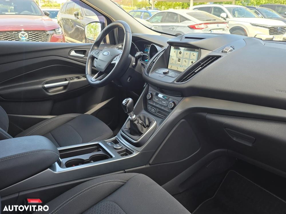 Ford Kuga 1.5 TDCi 2WD Titanium - 16