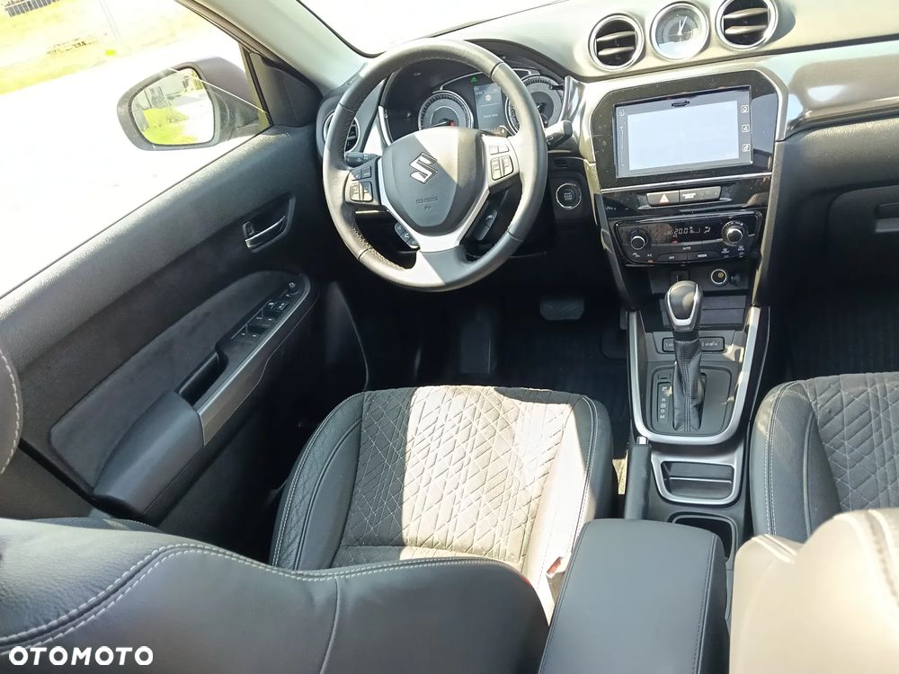 Suzuki Vitara 1.5 Dualjet Hybrid AGS Comfort+ "SHINKAI" - 22