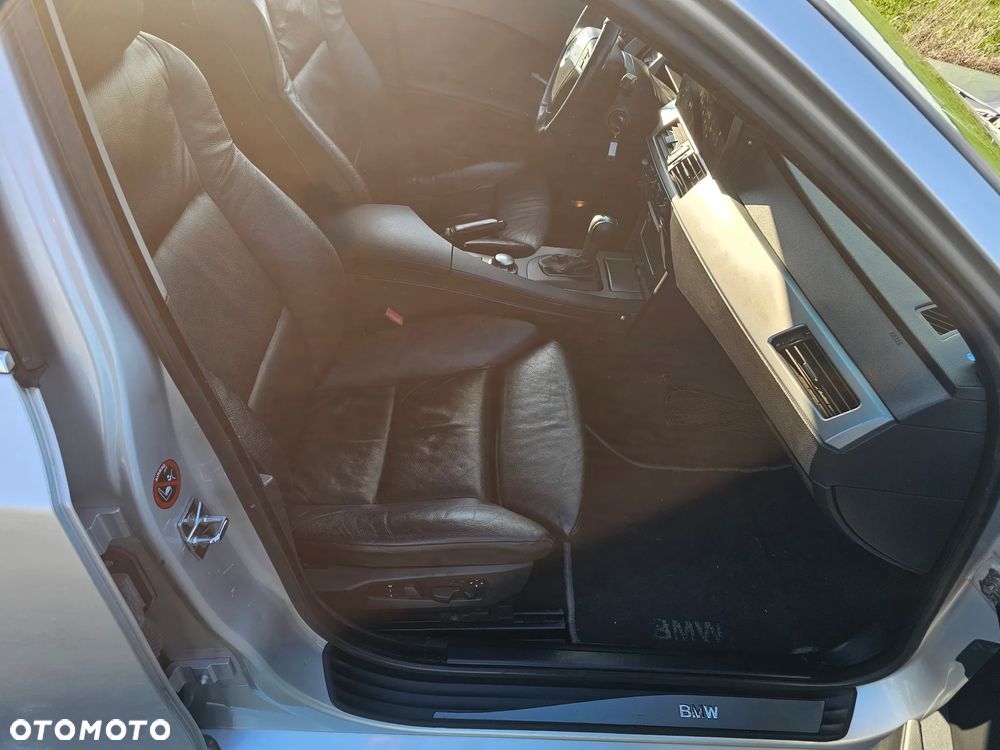 BMW Seria 5 525d - 11