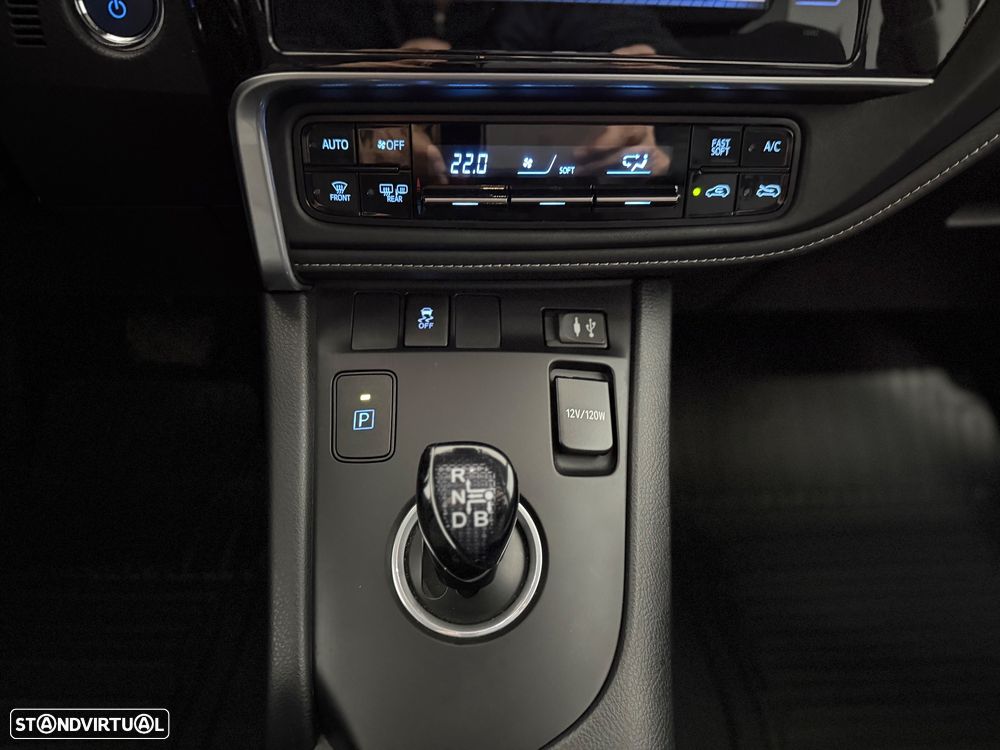 Toyota Auris 1.8 HSD Active - 13