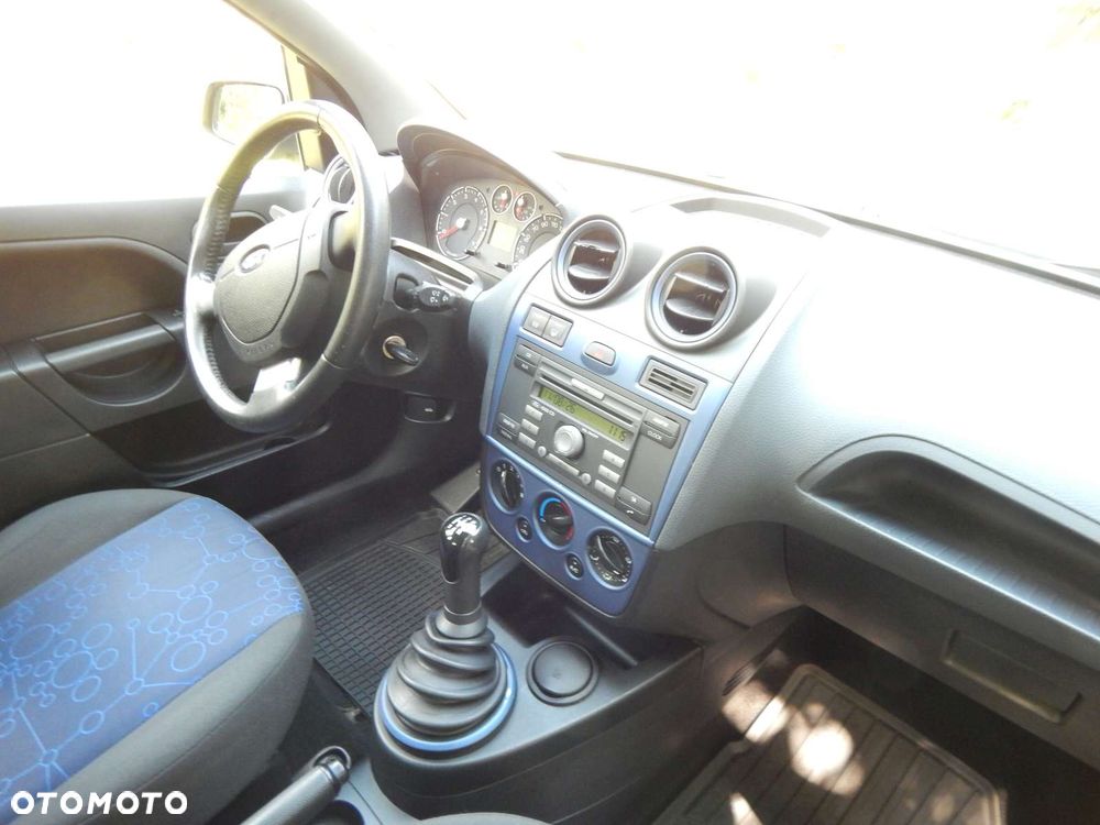 Ford Fiesta 1.3 Trend - 12