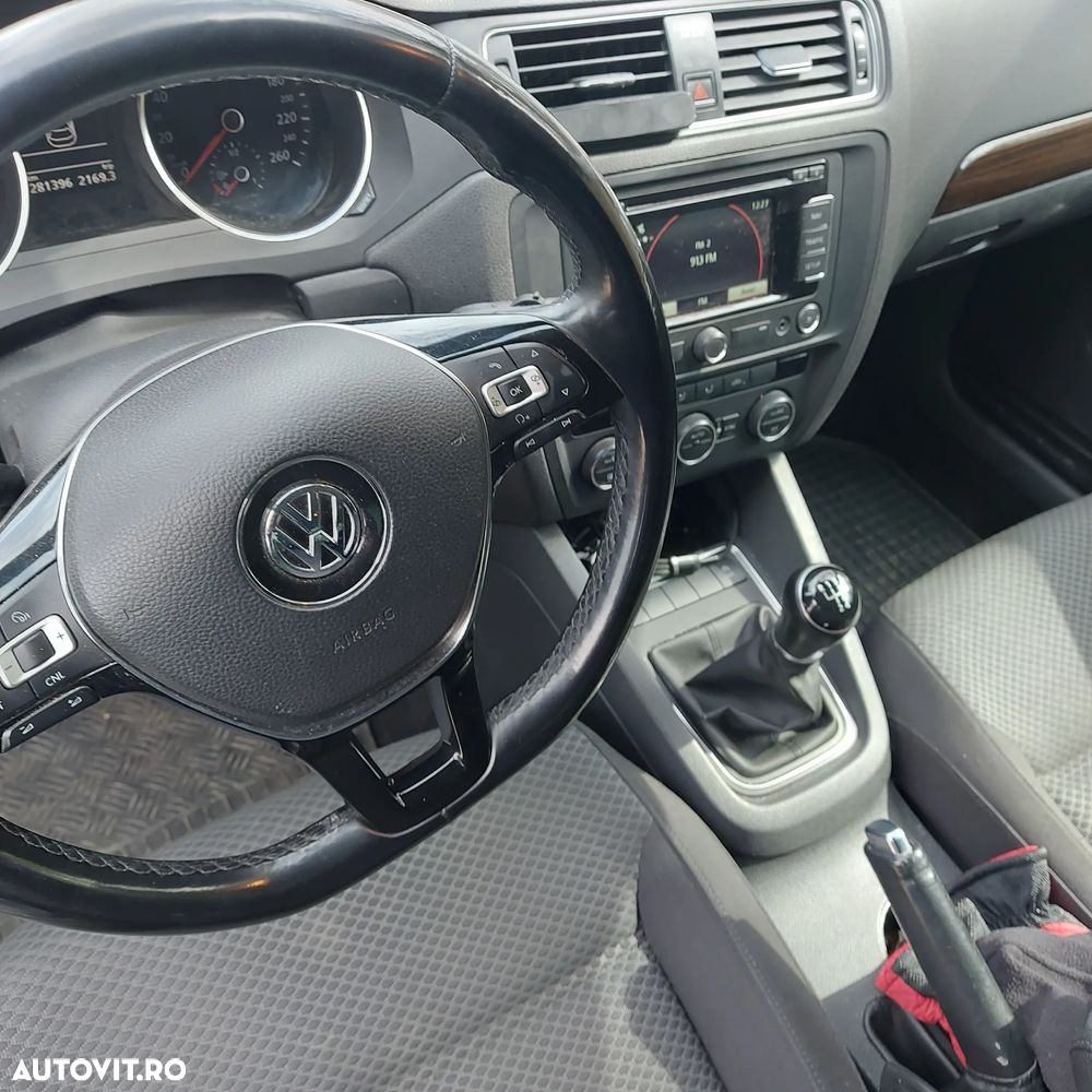 Volkswagen Jetta 2.0 TDI BlueMotion Technologie - 9