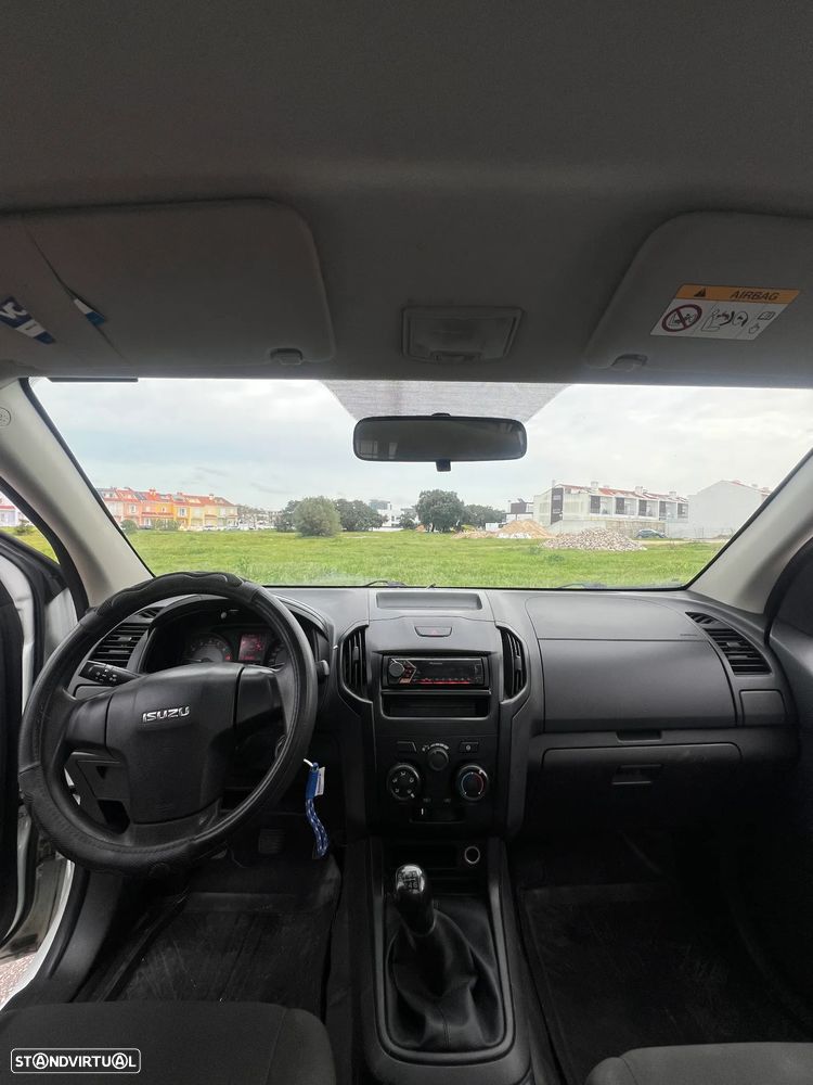 Isuzu D-Max - 4