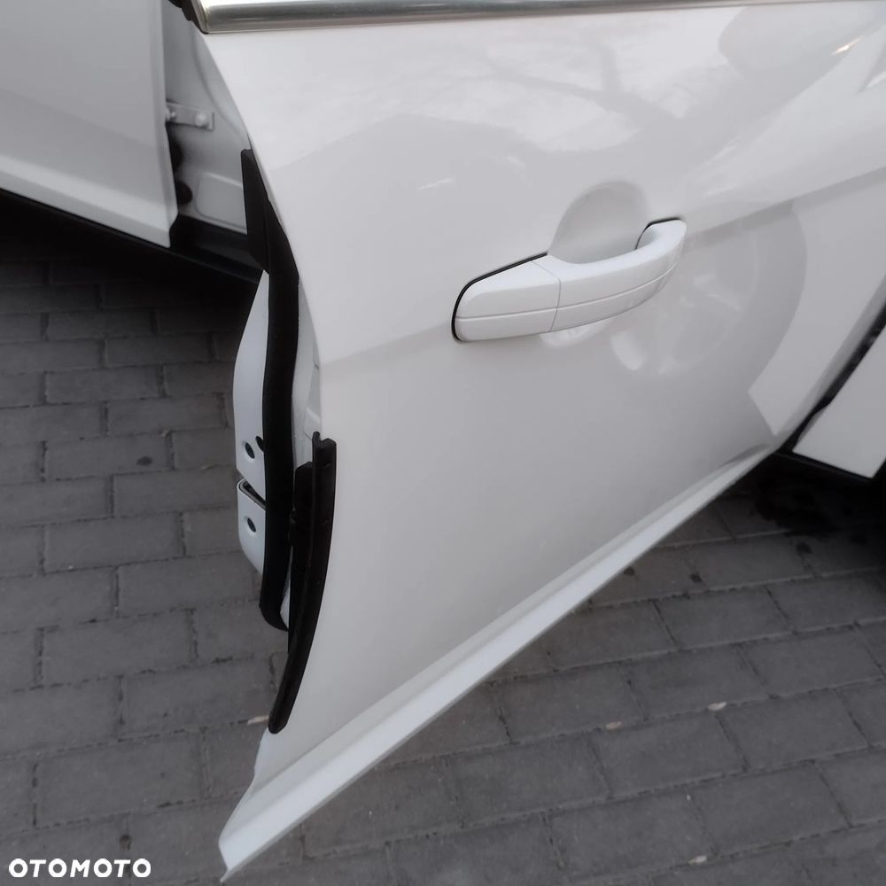 Ford Focus 2.0 TDCi Titanium ASS - 11