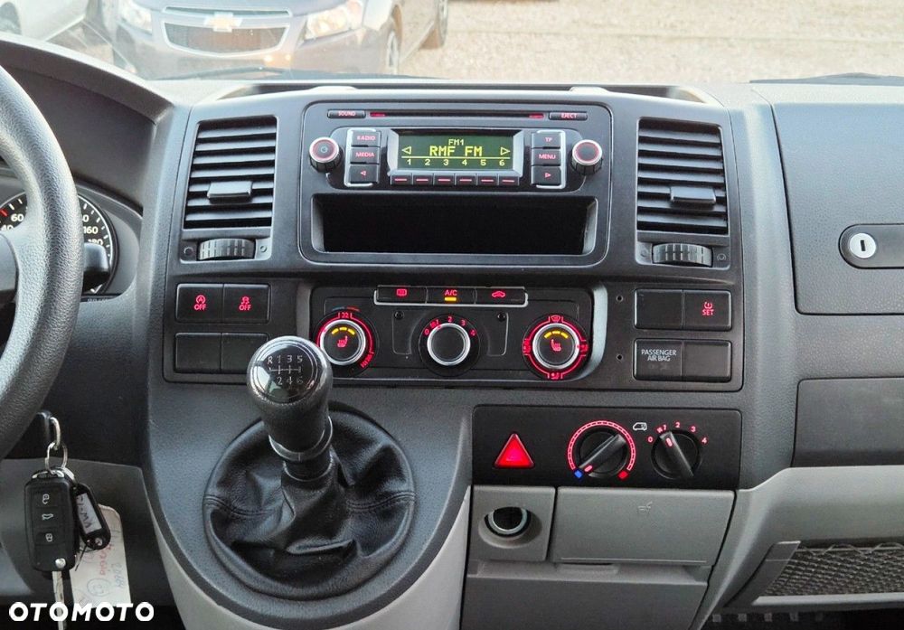 Volkswagen Transporter - 9
