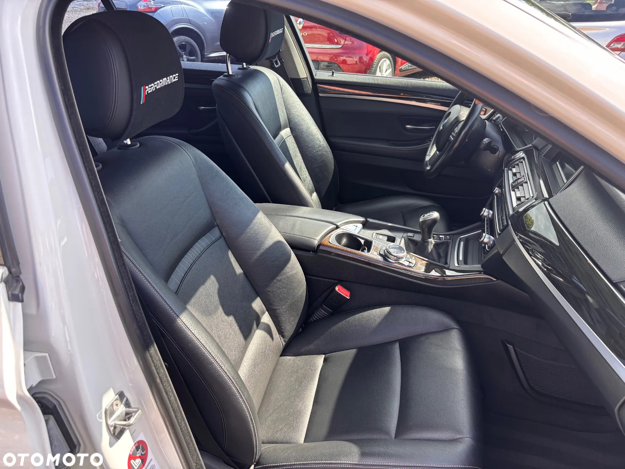 BMW Seria 5 518d - 28