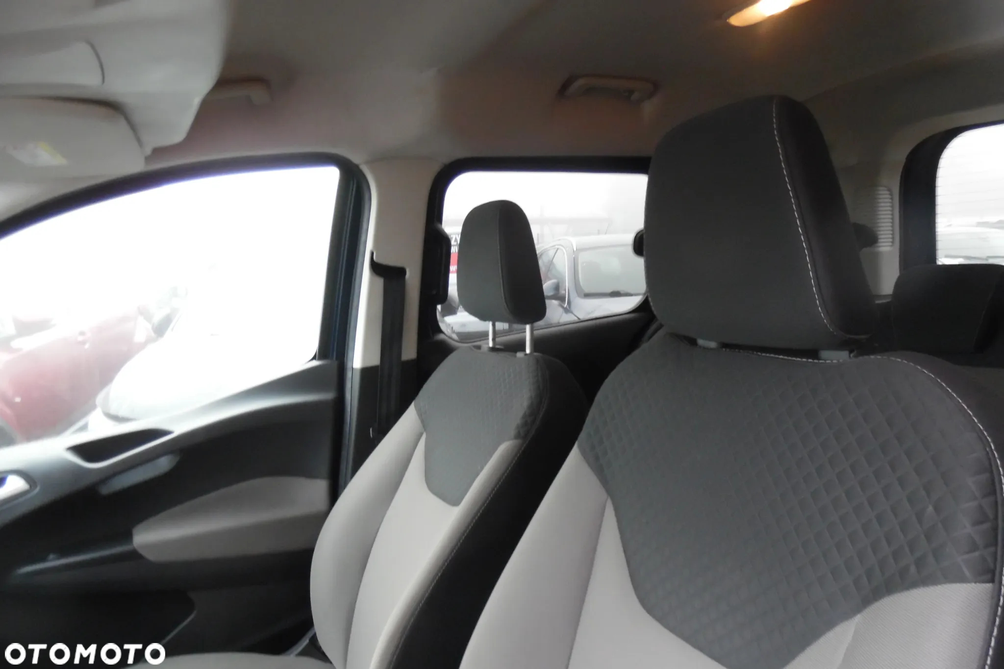 Ford Tourneo Courier 1.5 TDCi Trend - 8