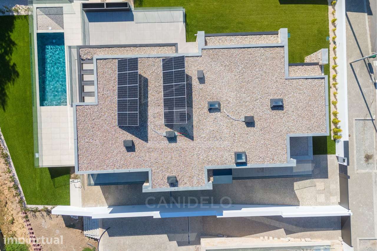 Moradia T4 com piscina e jardim na Granja - Grande imagem: 3/35