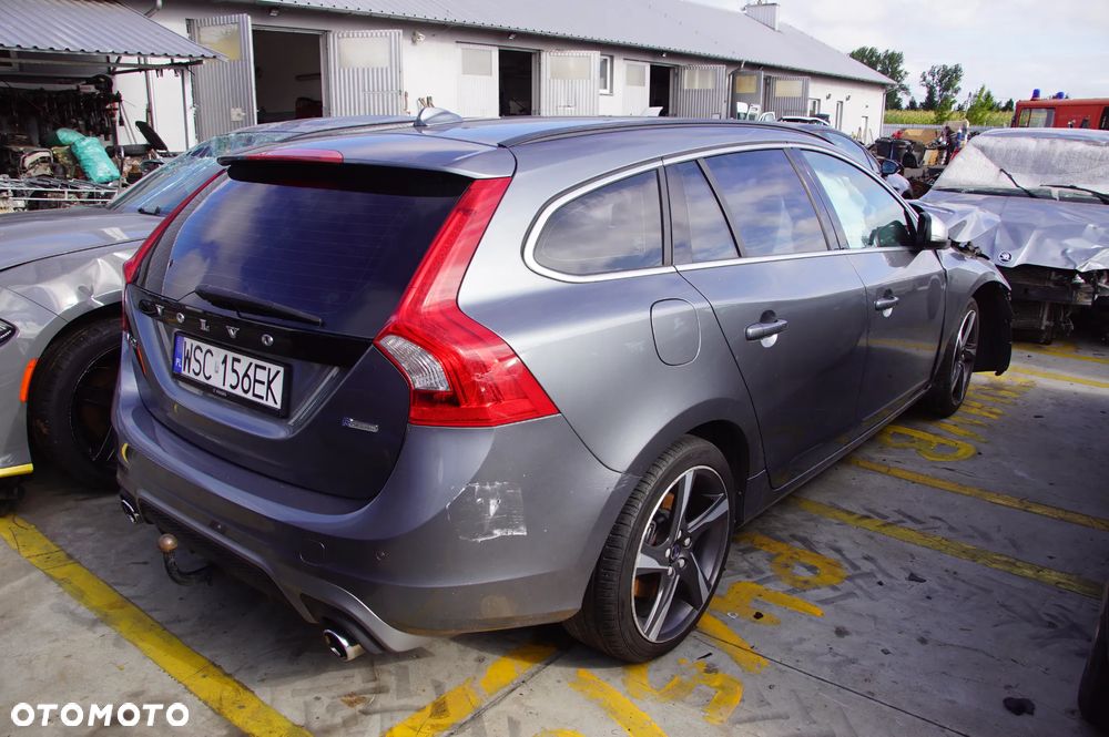 Auto na części - Volvo V60 I Lift R-Design 2.0 D2 120 KM D4204T8 M66 714 2015R Silnik Skrzynia Drzwi Szyba Lusterko Zderzak Klapa Lampa Sterownik Moduł Czujnik Deska Kokpit Licznik Wyświetlacz - 3