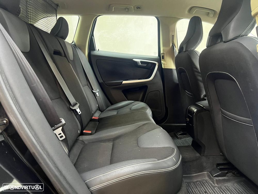 Volvo XC 60 D5 Momentum - 16