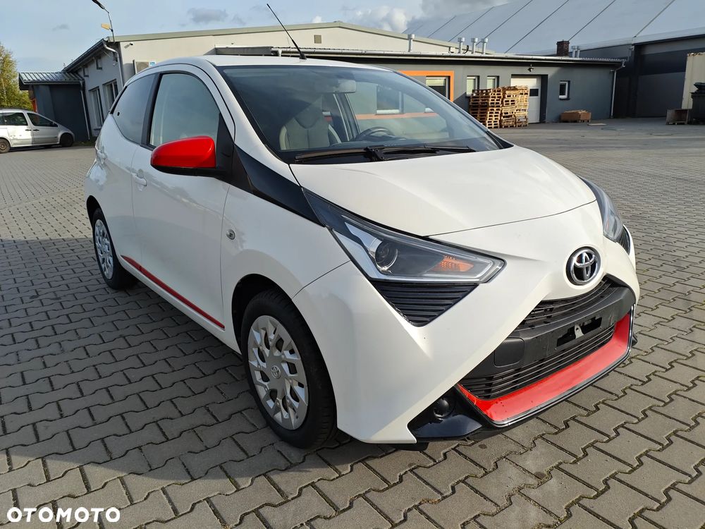 Toyota Aygo x.shift x-play connect - 4