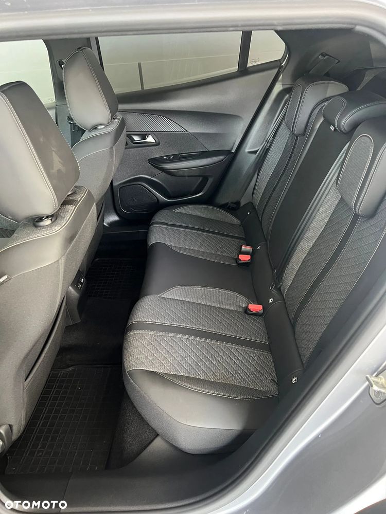 Peugeot 2008 PureTech 130 Allure S&S EAT8 - 16